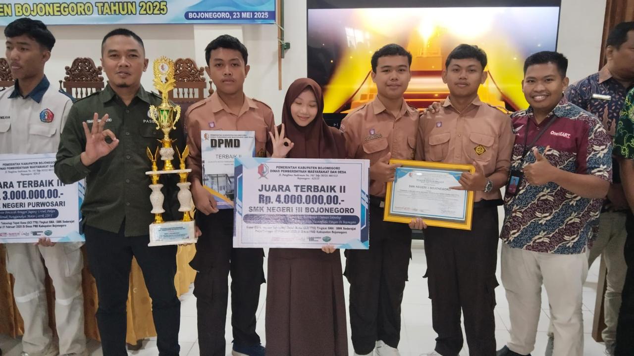 Penyerahan Hadiah : SMKN 3 Bojonegoro Raih Juara 2 di Ajang Gelar Cipta Inovasi Teknologi Tepat Guna 2025